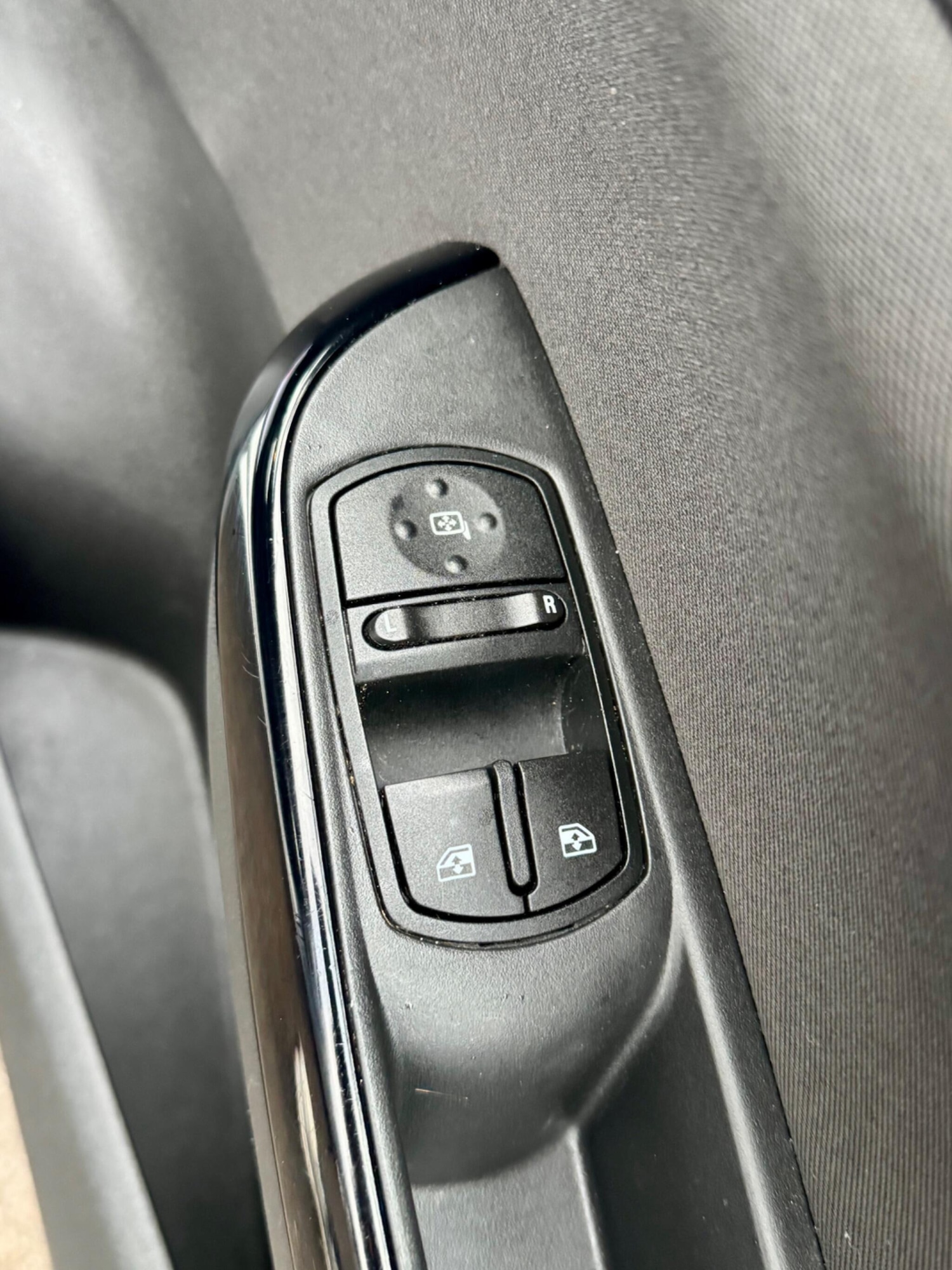 Used Vauxhall Corsa 2017 for sale - 76473850: Photo 30