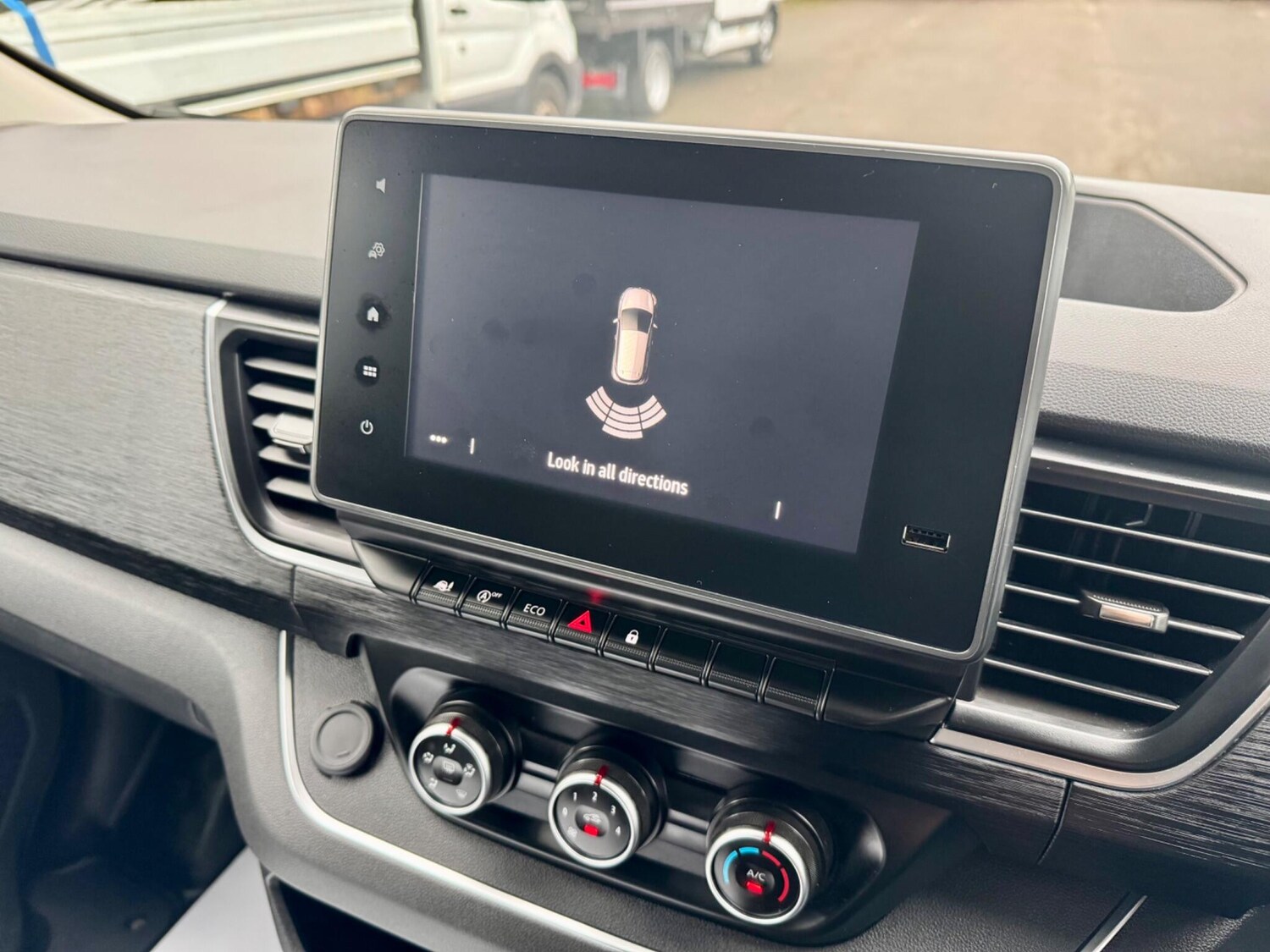 Used Renault Trafic 2022 for sale - 76633324: Photo 35