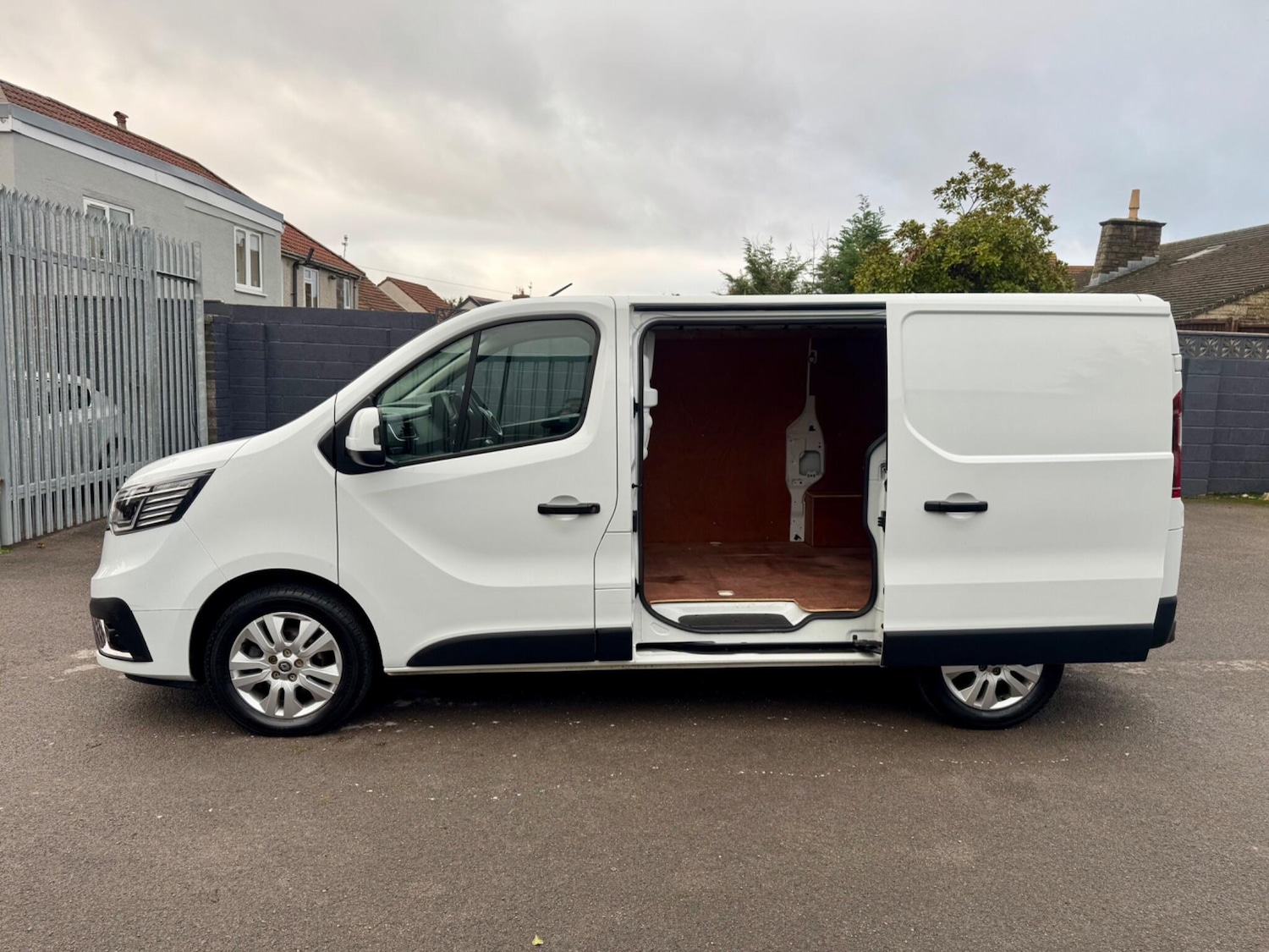 Used Renault Trafic 2022 for sale - 76633324: Photo 7