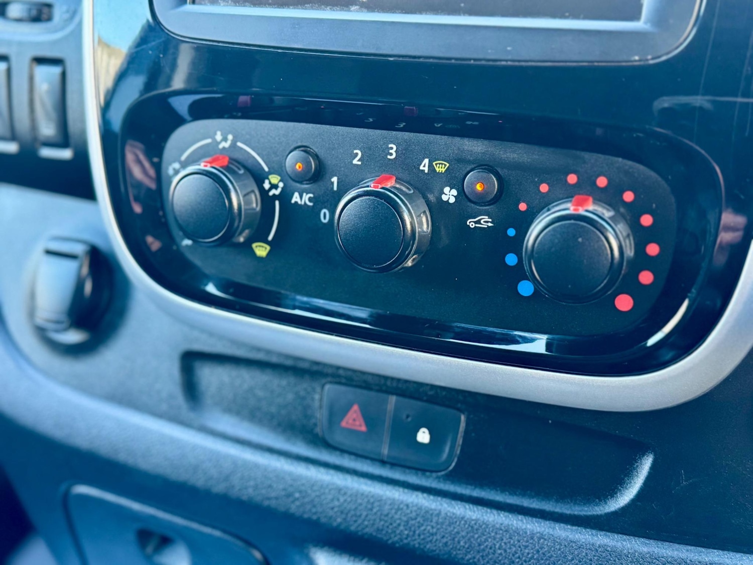 Used Renault Trafic 2019 for sale - 76690057: Photo 36