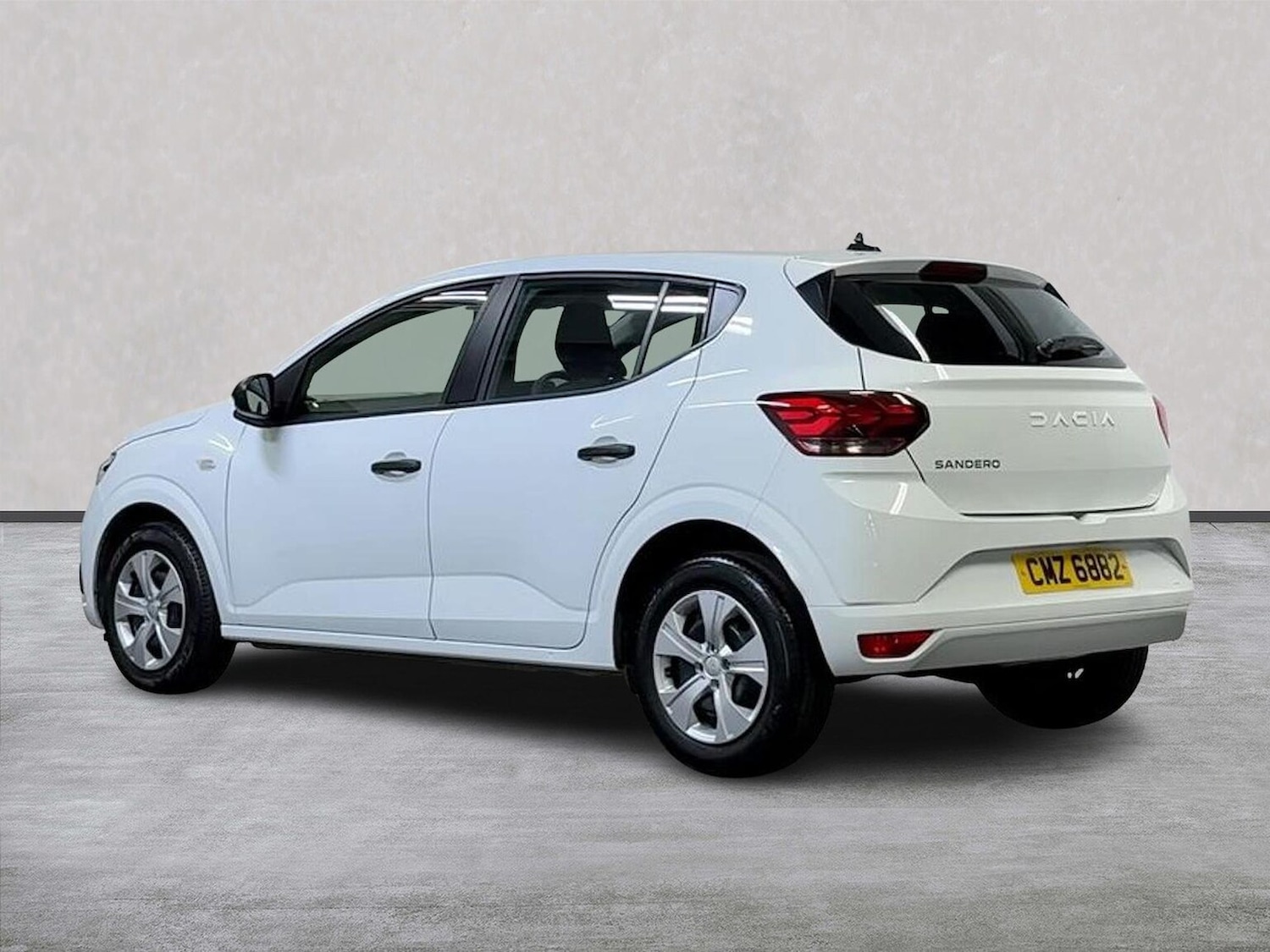 Used Dacia Sandero 2023 for sale - 76477221: Photo 2