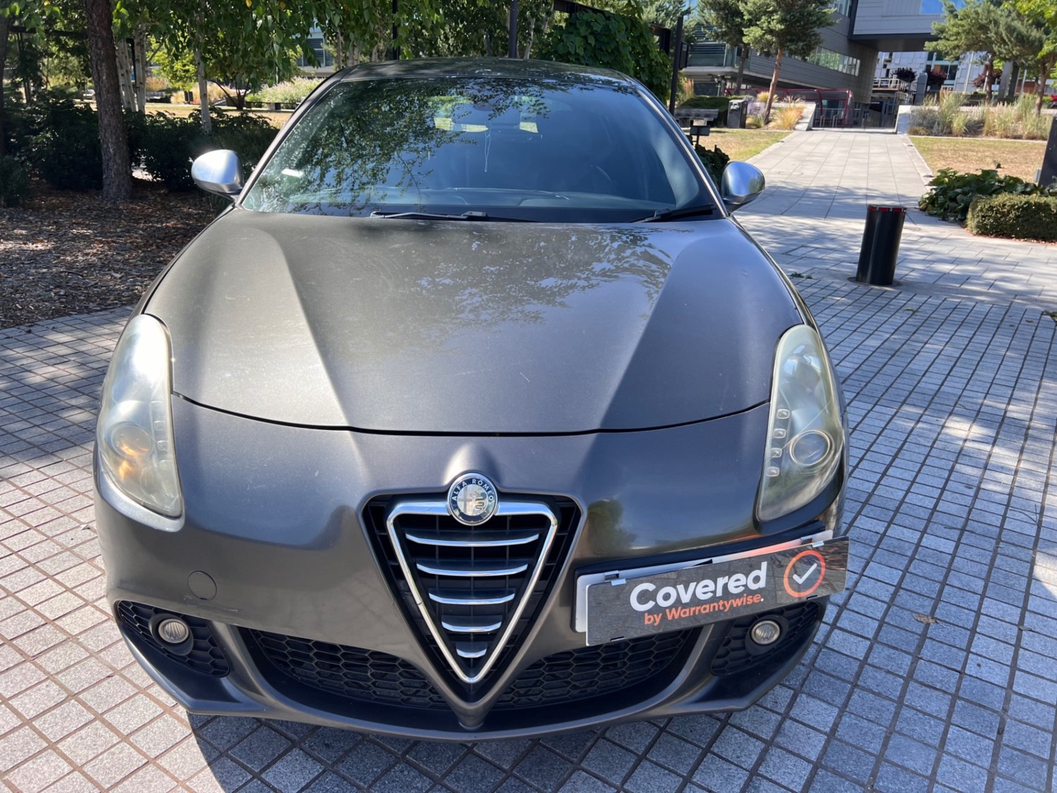 Alfa Romeo Giulietta 2011 (11) - 2.0 JTDM-2 170 Veloce 5dr - Image 2