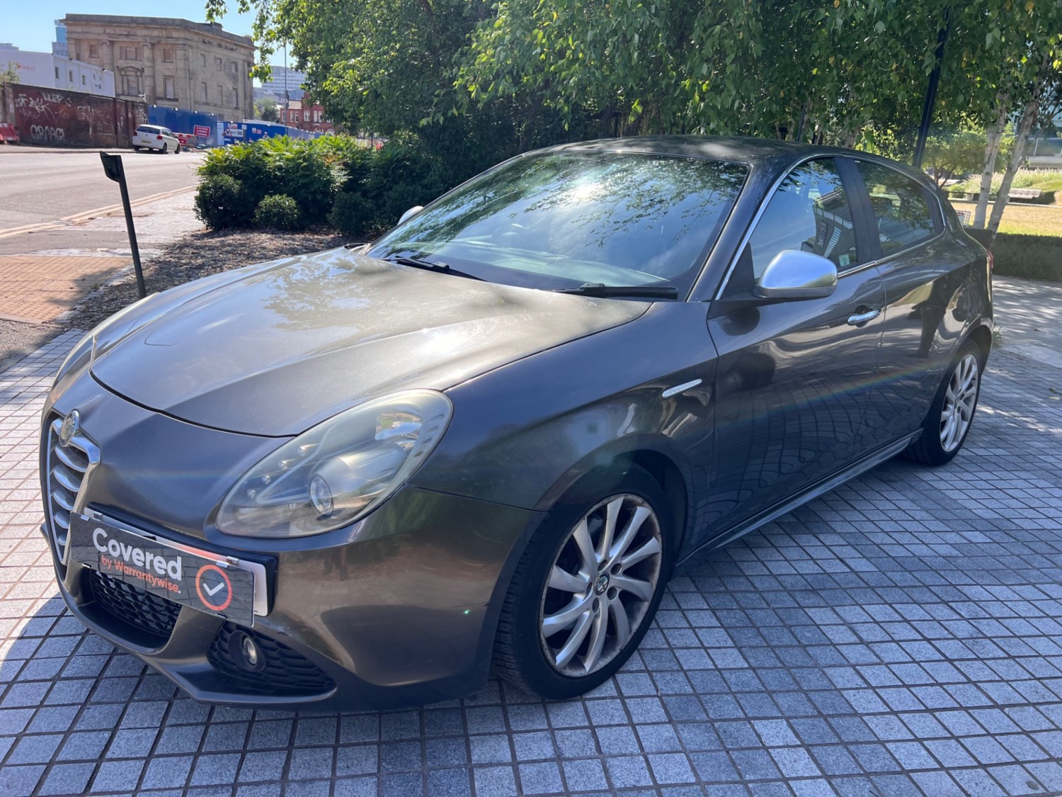 Alfa Romeo Giulietta 2011 (11) - 2.0 JTDM-2 170 Veloce 5dr - Image 4