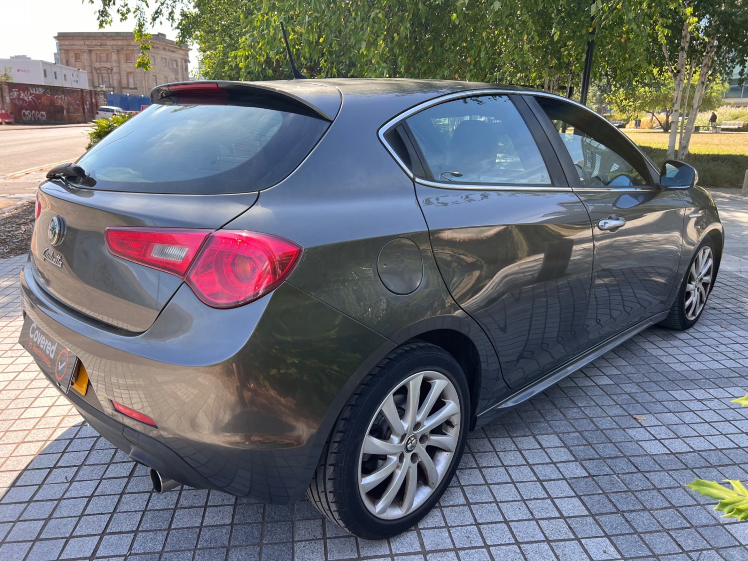 Alfa Romeo Giulietta 2011 (11) - 2.0 JTDM-2 170 Veloce 5dr - Image 5