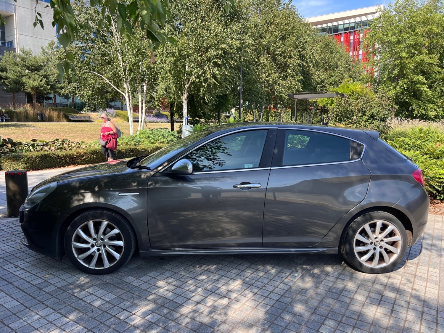 Alfa Romeo Giulietta 2011 (11) - 2.0 JTDM-2 170 Veloce 5dr - Image 9