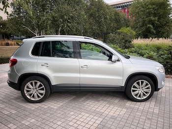 Used Volkswagen Tiguan 2010 for sale - 75669131: Photo
