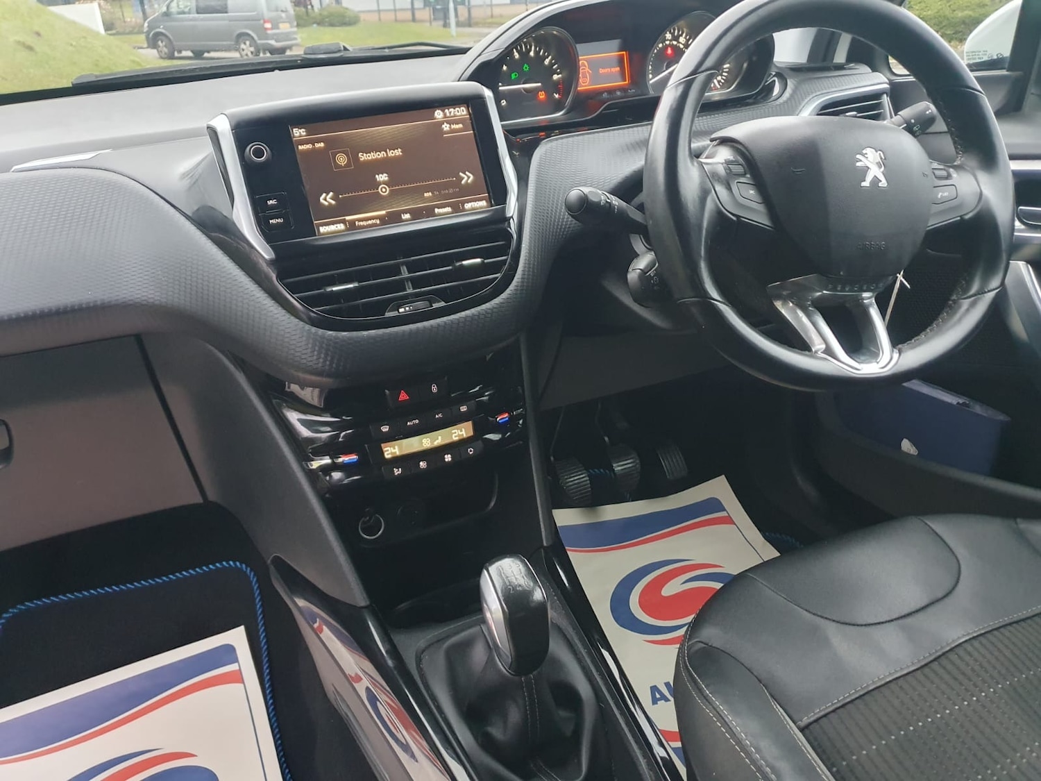 Used Peugeot 2008 2017 for sale - 77567297: Photo 11