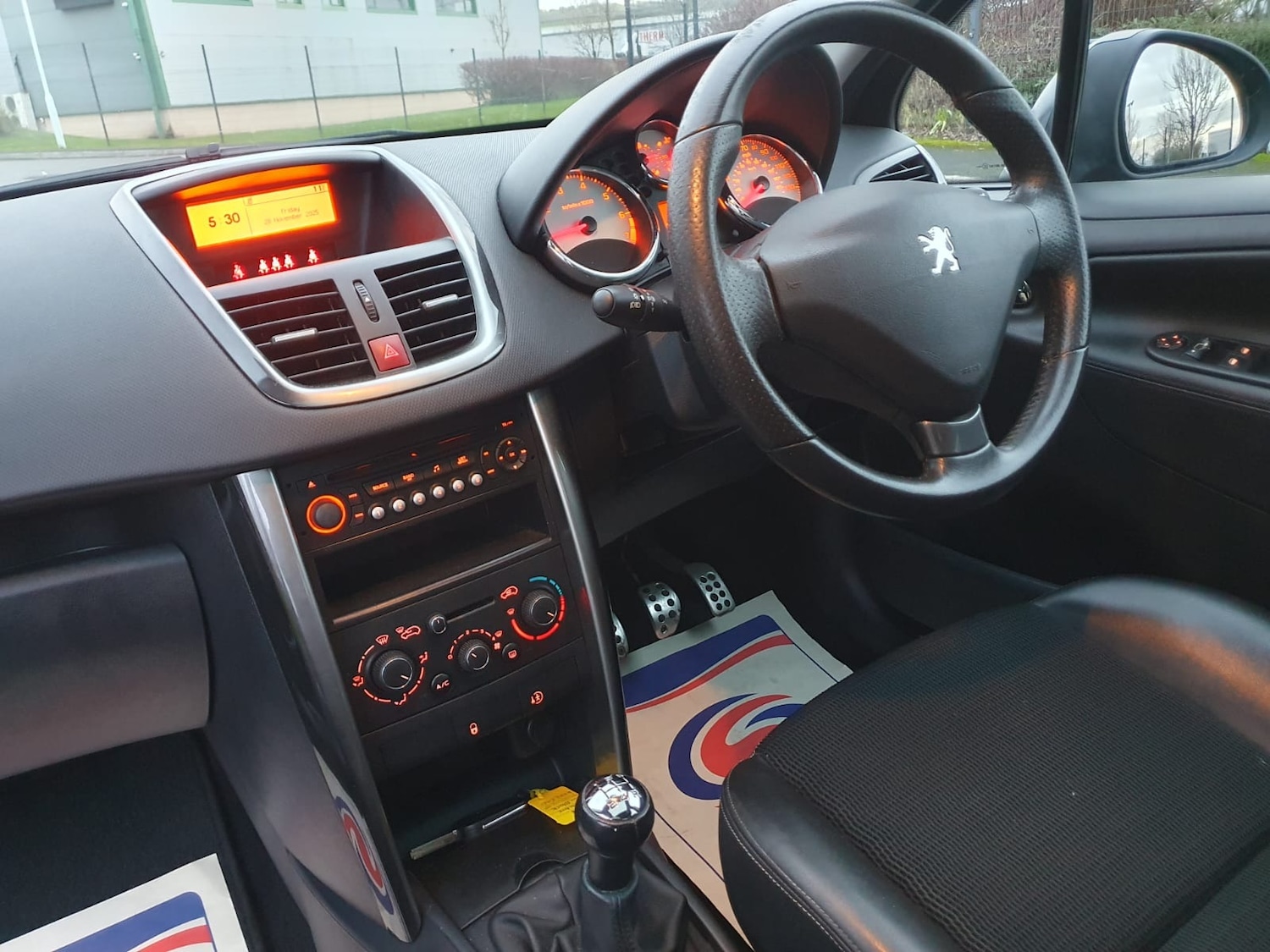 Used Peugeot 207 2011 for sale - 76752009: Photo 8