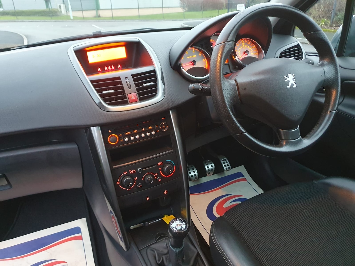 Used Peugeot 207 2011 for sale - 76752009: Photo 9