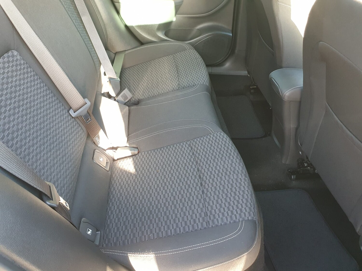 Used Vauxhall Astra 2017 for sale - 75925280: Photo 17