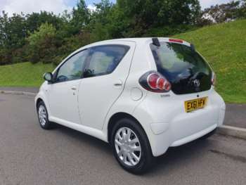 2011 (61) - 1.0 VVT-i + 5dr