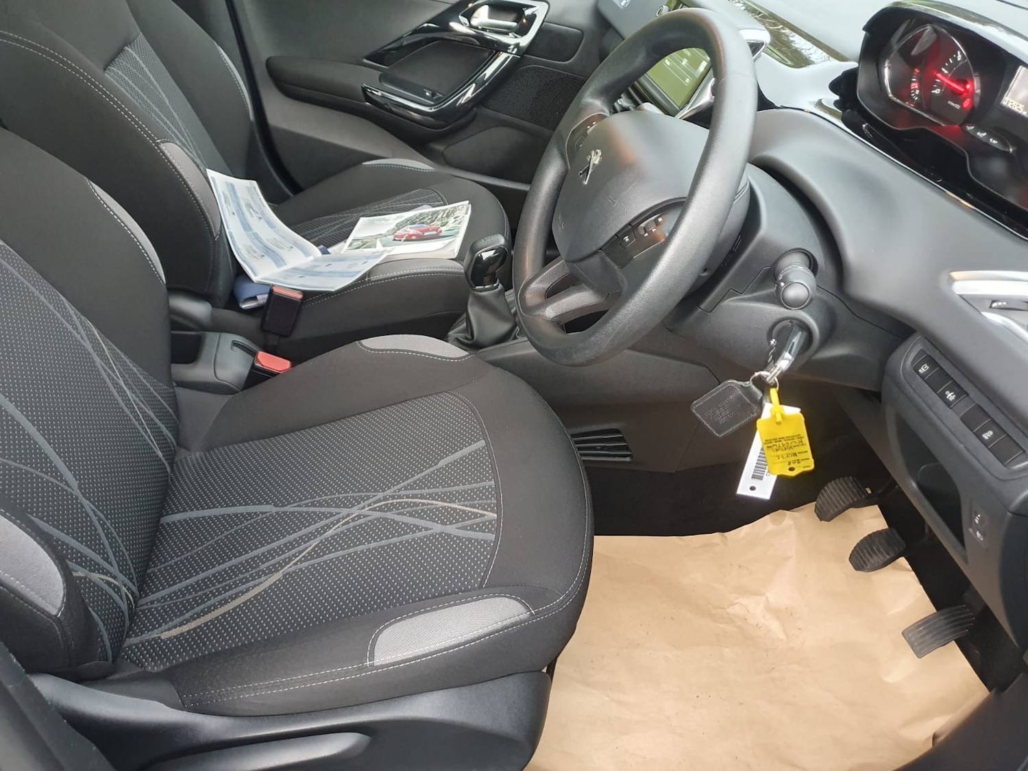 Used Peugeot 208 2015 for sale - 77020653: Photo 14