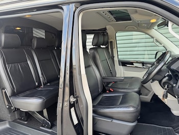 Used Volkswagen Transporter 2018 for sale - 75600110: Photo