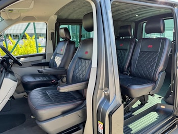 Used Volkswagen Transporter 2018 for sale - 79602347: Photo