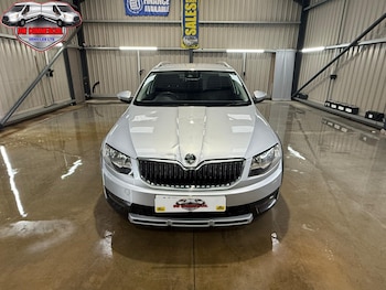 Used Skoda Octavia 2015 for sale - 77083598: Photo