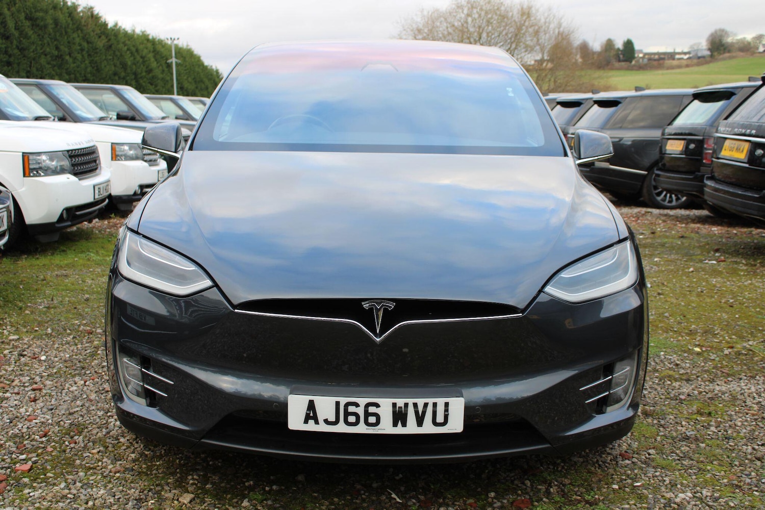 Used Tesla Model X 2017 for sale - 76886917: Photo 2