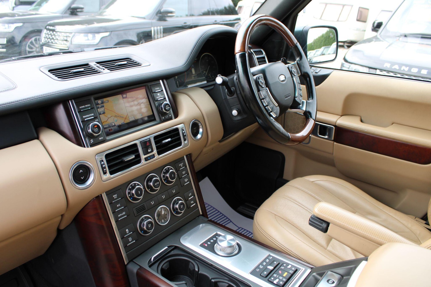 Used Land Rover Range Rover 2010 for sale - 76151078: Photo 6