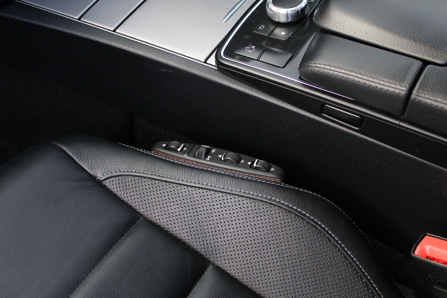 Used Mercedes-Benz E Class 2015 for sale - 76898759: Photo 15