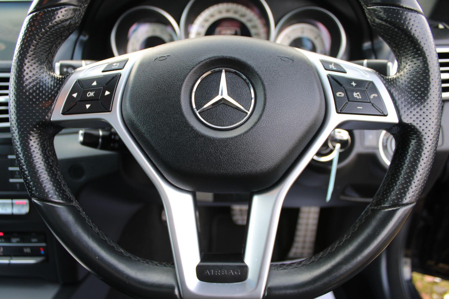 Used Mercedes-Benz E Class 2015 for sale - 76898759: Photo 19