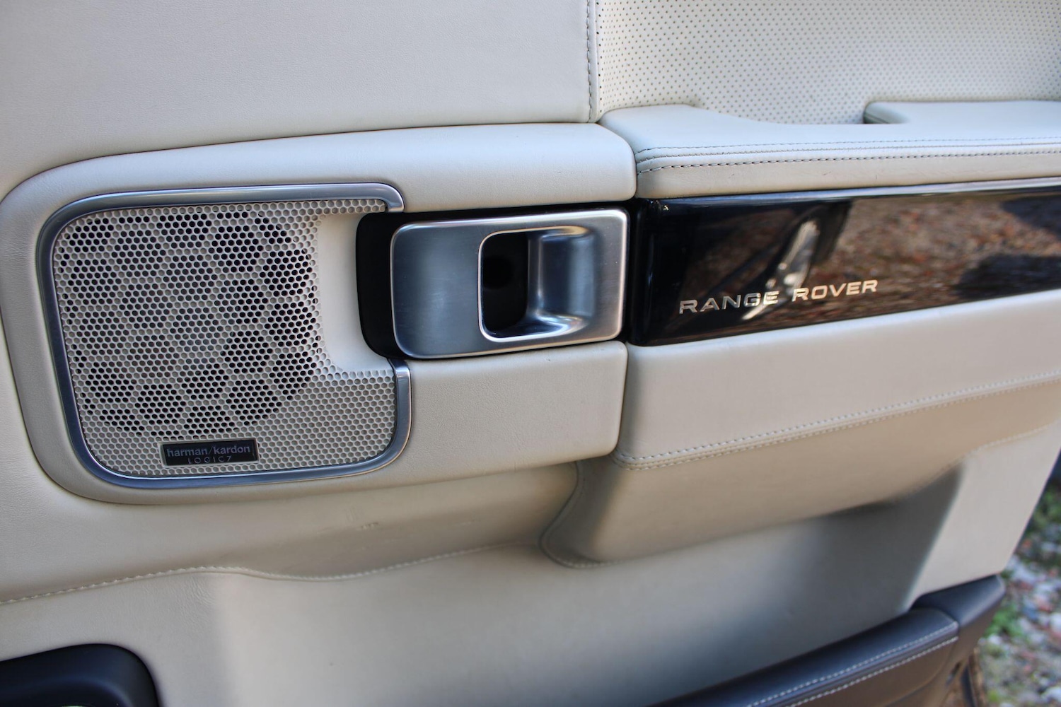 Used Land Rover Range Rover 2011 for sale - 76990277: Photo 16