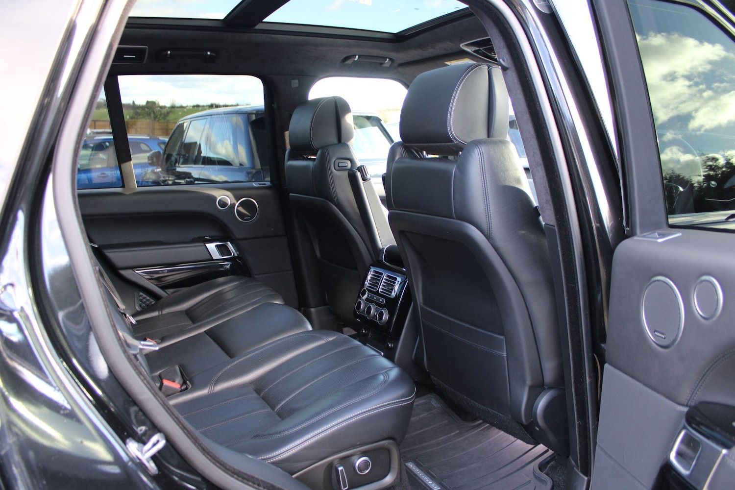 Used Land Rover Range Rover 2015 for sale - 76408483: Photo 11