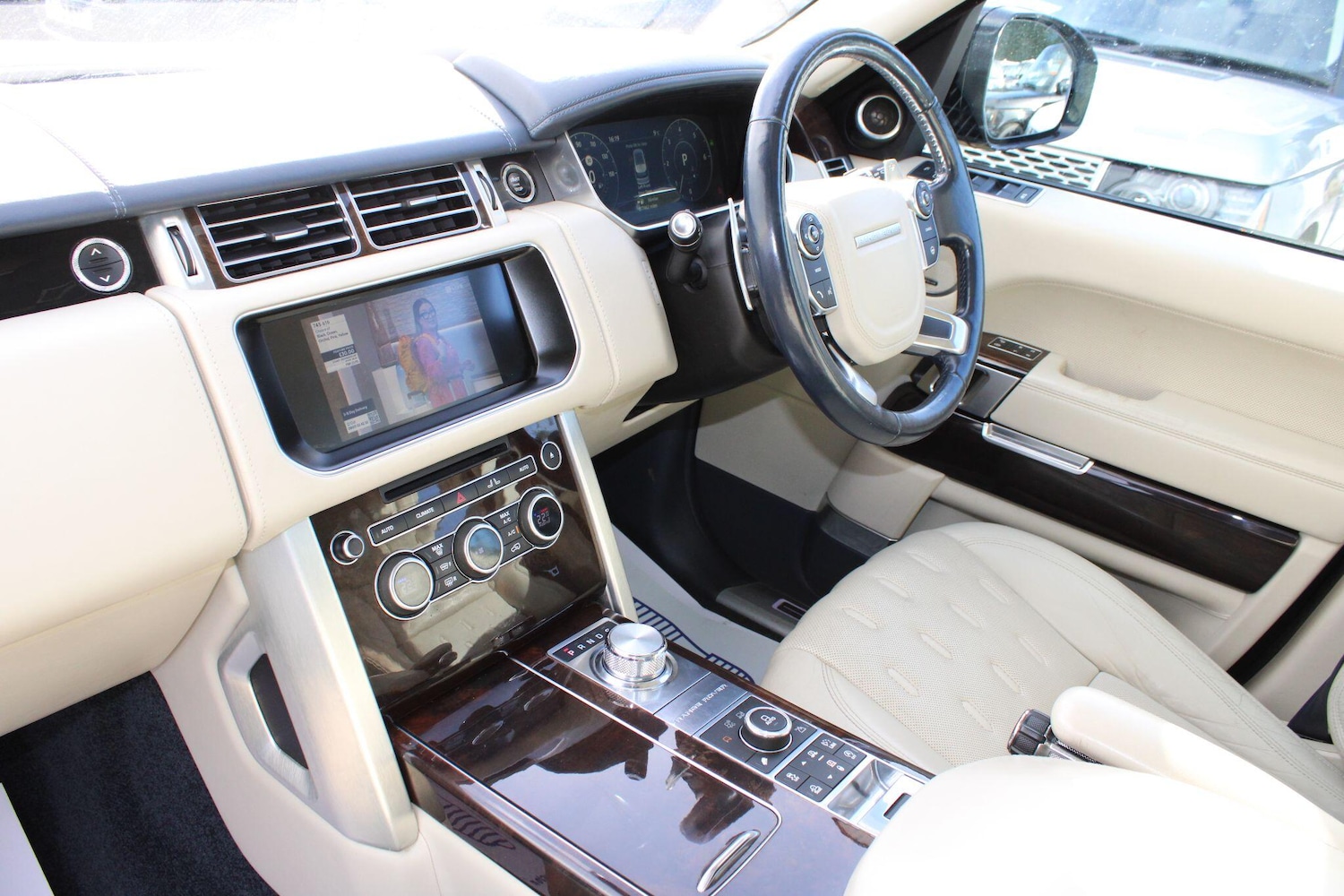 Used Land Rover Range Rover 2017 for sale - 78184610: Photo 11