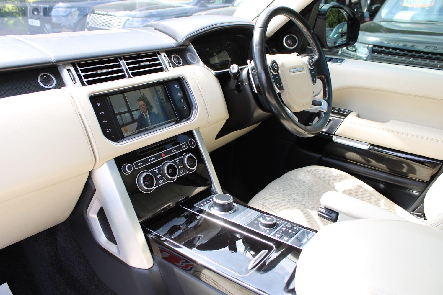 Used Land Rover Range Rover 2015 for sale - 76714399: Photo 6