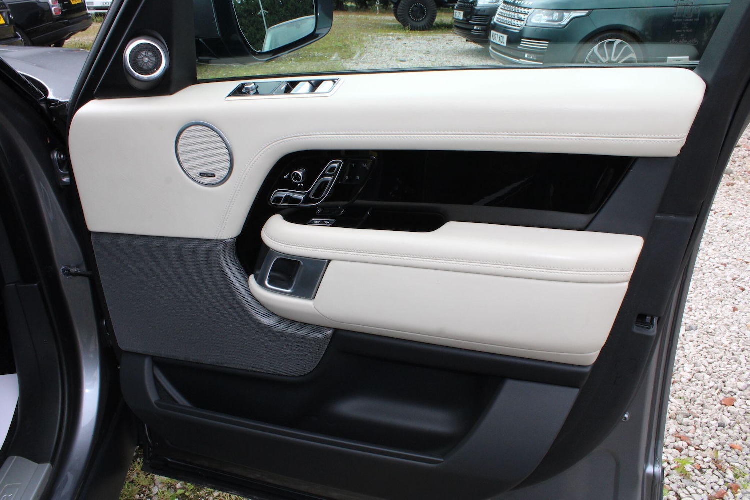 Used Land Rover Range Rover 2020 for sale - 76987736: Photo 17