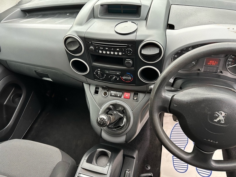 Used Peugeot Partner 2017 for sale - 76836685: Photo 19