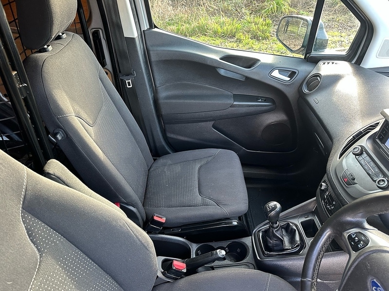 Used Ford Transit Courier 2019 for sale - 77303150: Photo 20