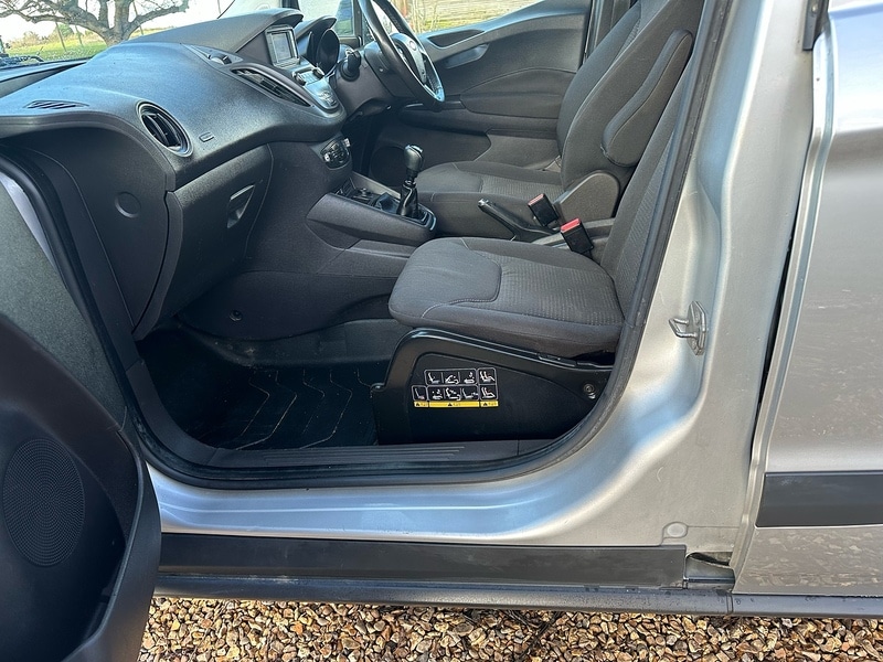 Used Ford Transit Courier 2019 for sale - 77303150: Photo 24
