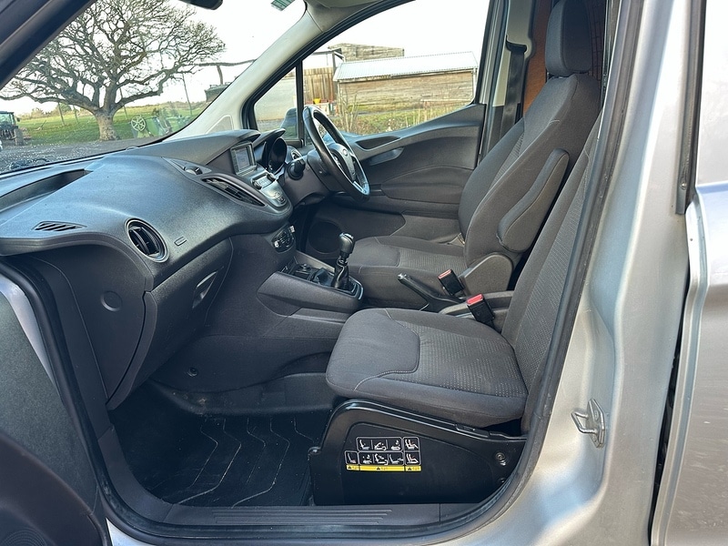 Used Ford Transit Courier 2019 for sale - 77303150: Photo 25