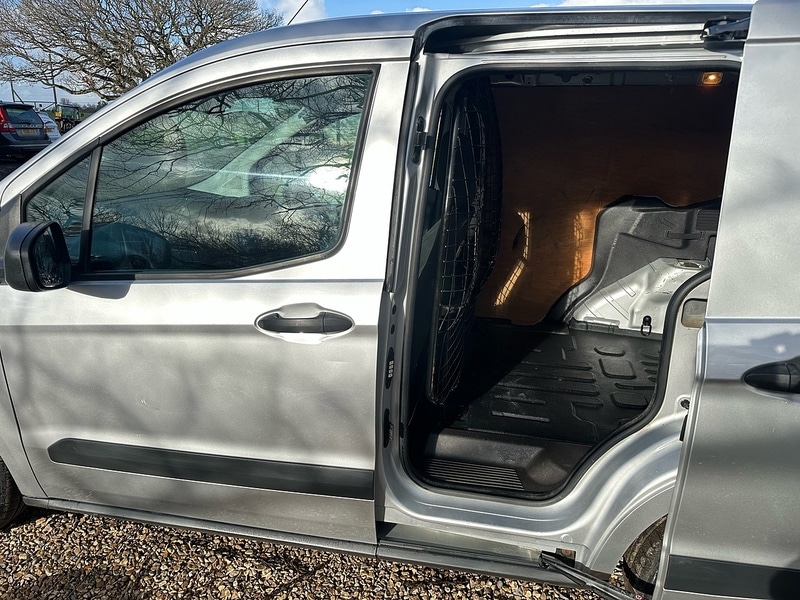 Used Ford Transit Courier 2019 for sale - 77303150: Photo 31