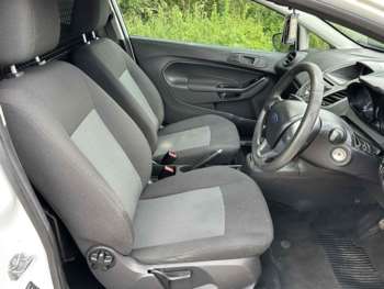Used Ford Fiesta Van 2017 for sale - 74871041: Photo