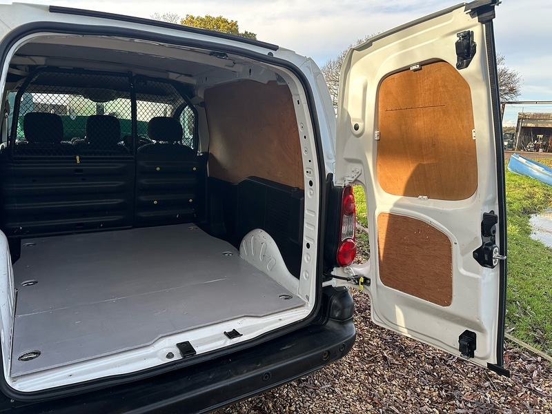 Used Peugeot Partner 2017 for sale - 76844670: Photo 12