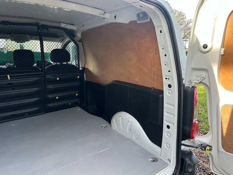 Used Peugeot Partner 2017 for sale - 76844670: Photo 21