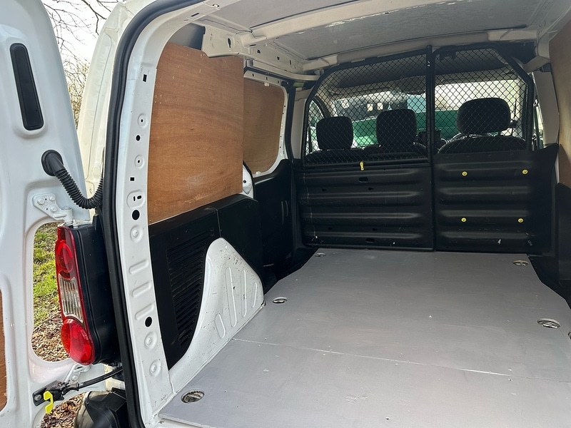 Used Peugeot Partner 2017 for sale - 76844670: Photo 23