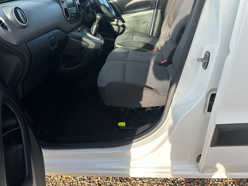 Used Peugeot Partner 2017 for sale - 76844670: Photo 28