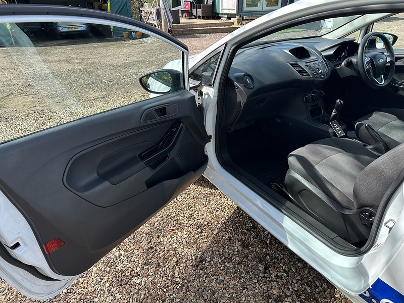 Used Ford Fiesta 2015 for sale - 78140833: Photo 26