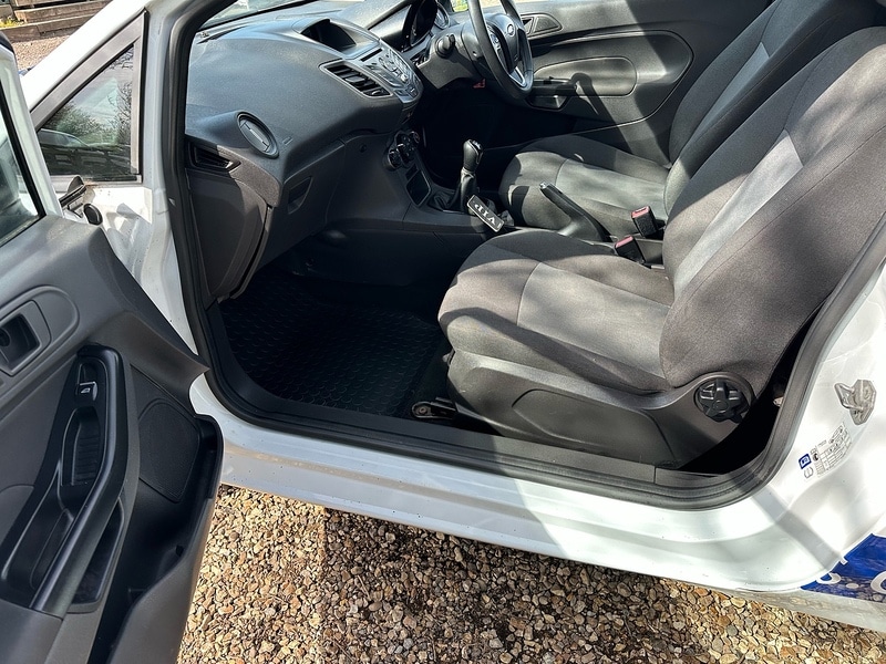 Used Ford Fiesta 2015 for sale - 78140833: Photo 27