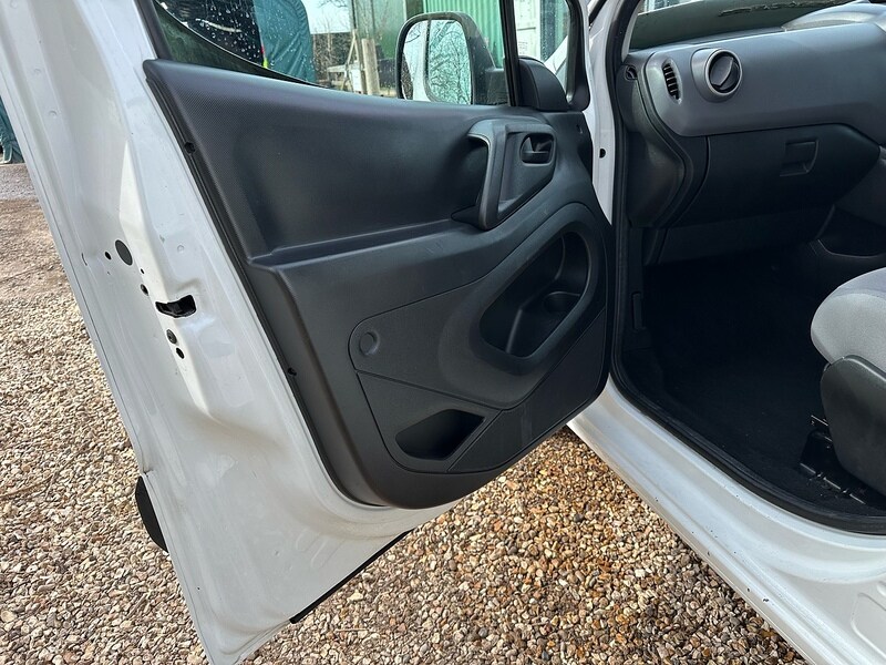 Used Peugeot Partner 2014 for sale - 77968053: Photo 20
