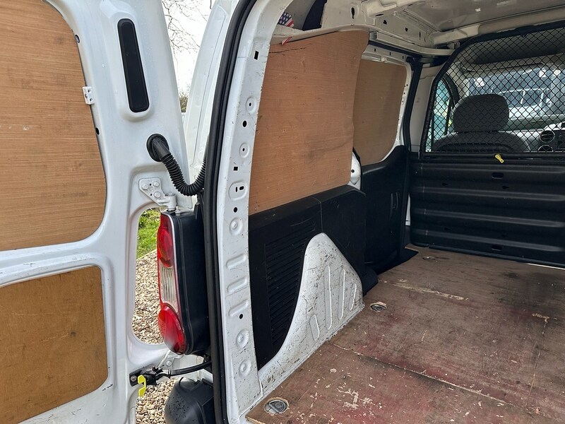 Used Peugeot Partner 2014 for sale - 77968053: Photo 28