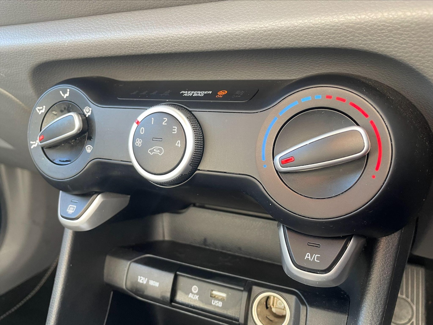 Used Kia Picanto 2018 for sale - 76512240: Photo 48