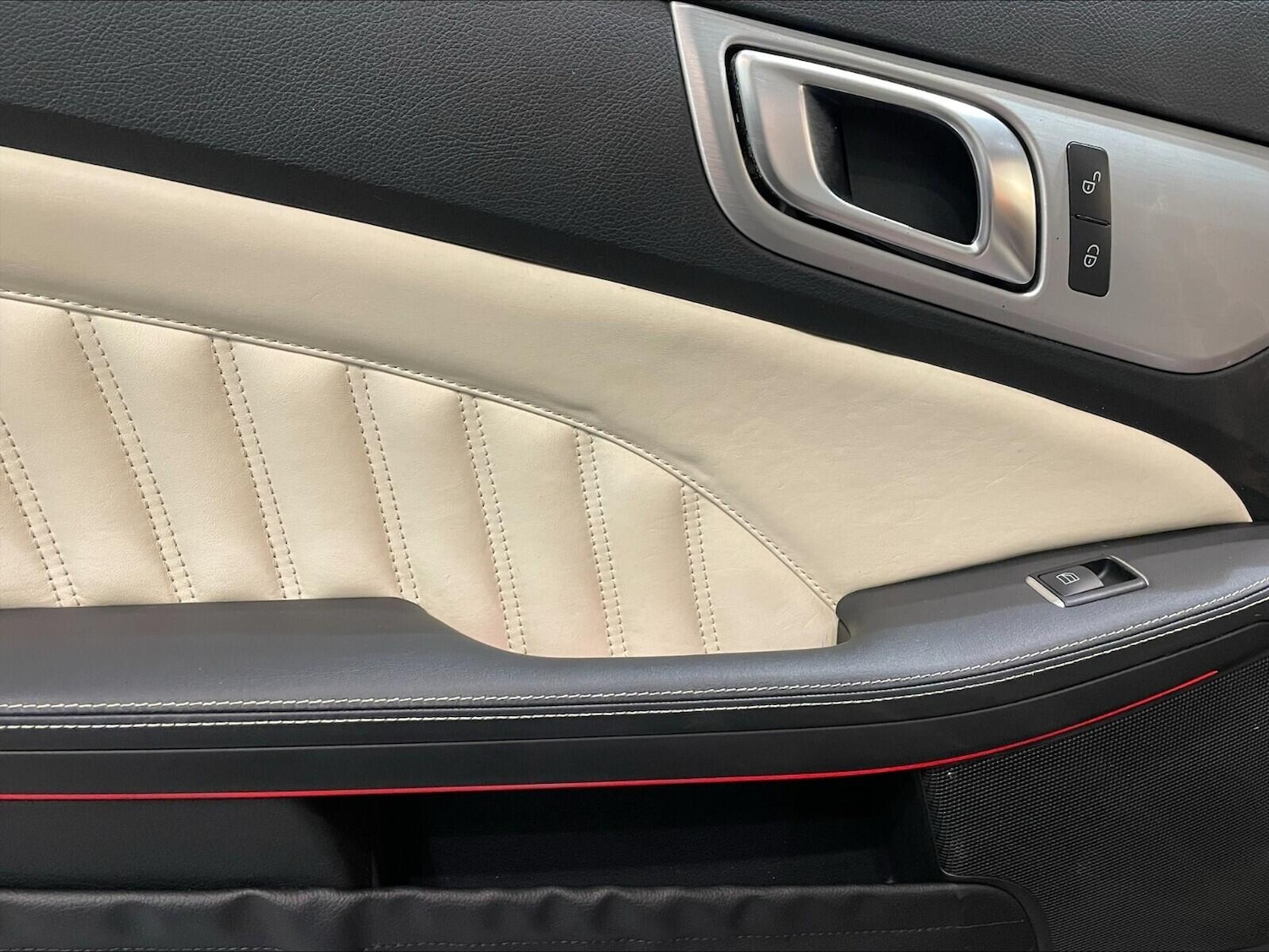 Used Mercedes-Benz SLK 2013 for sale - 77091089: Photo 16