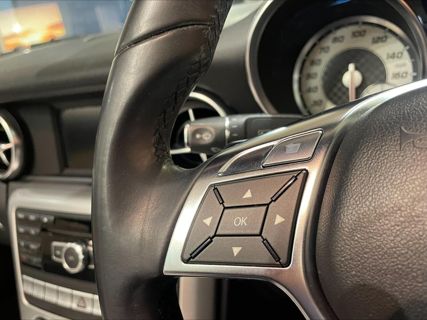 Used Mercedes-Benz SLK 2013 for sale - 77091089: Photo 30