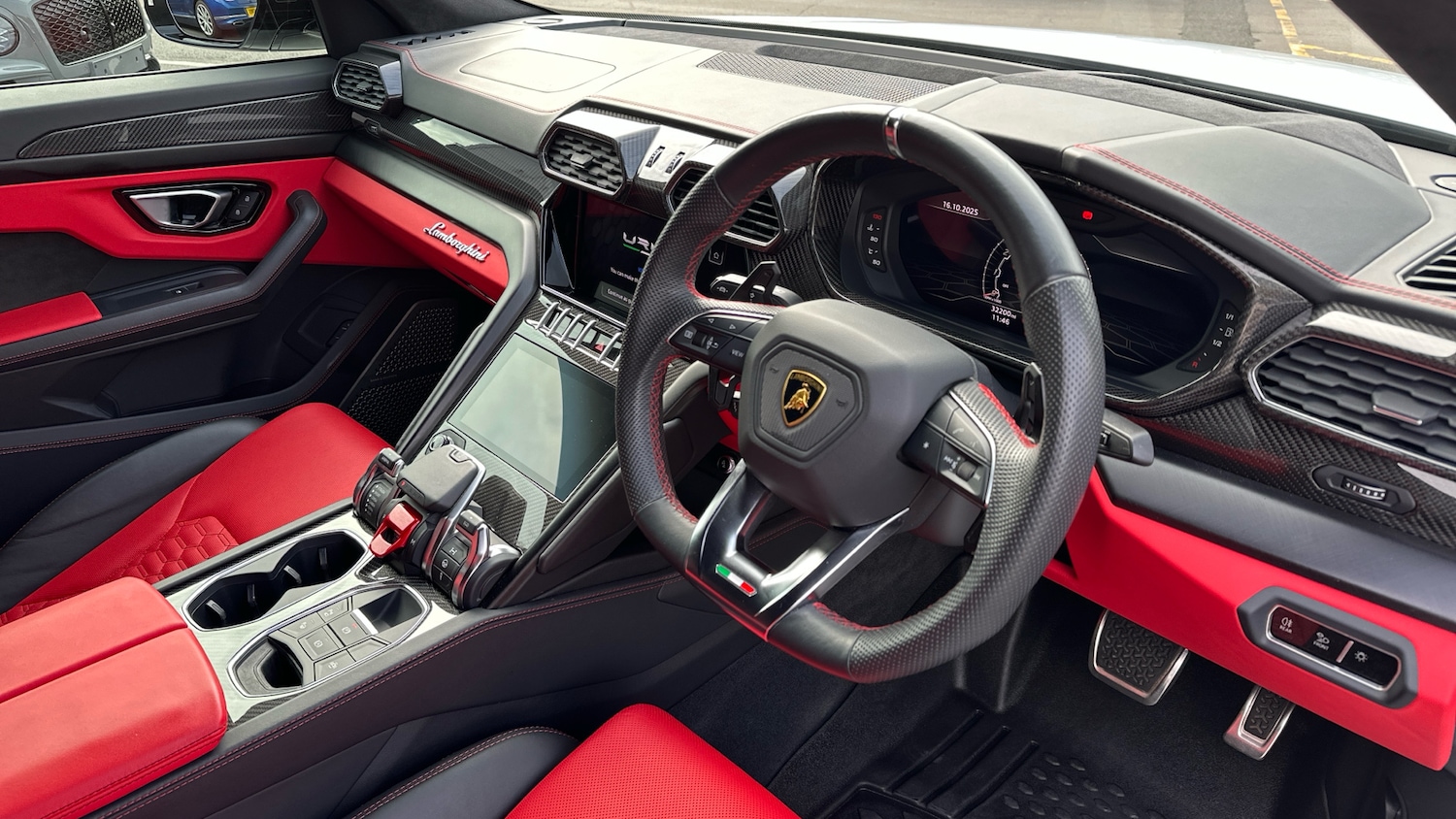 Used Lamborghini Urus 2022 for sale - 76292937: Photo 13