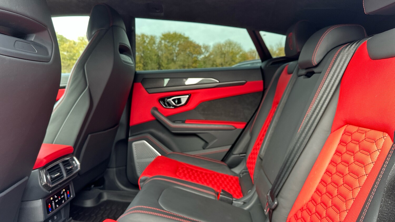 Used Lamborghini Urus 2022 for sale - 76292937: Photo 6