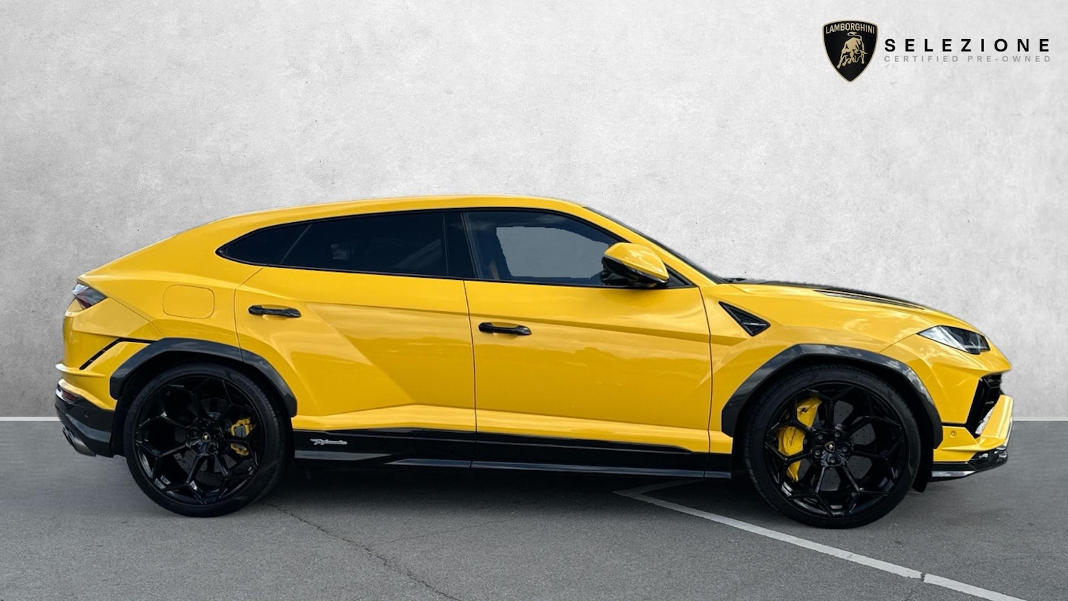 Used Lamborghini Urus 2023 for sale - 75987472: Photo 2
