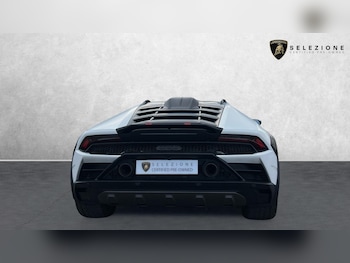 Used Lamborghini Huracan 2023 for sale - 76368842: Photo