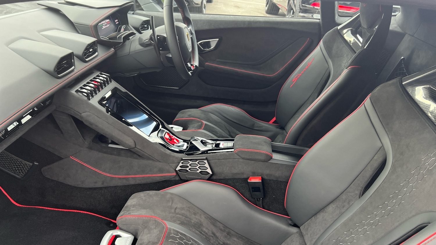 Used Lamborghini Huracan 2023 for sale - 76368842: Photo 7